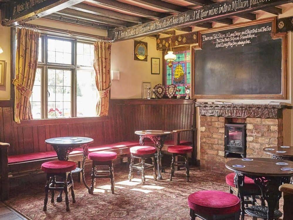 The Old Ship Inn Lowdham Extérieur photo
