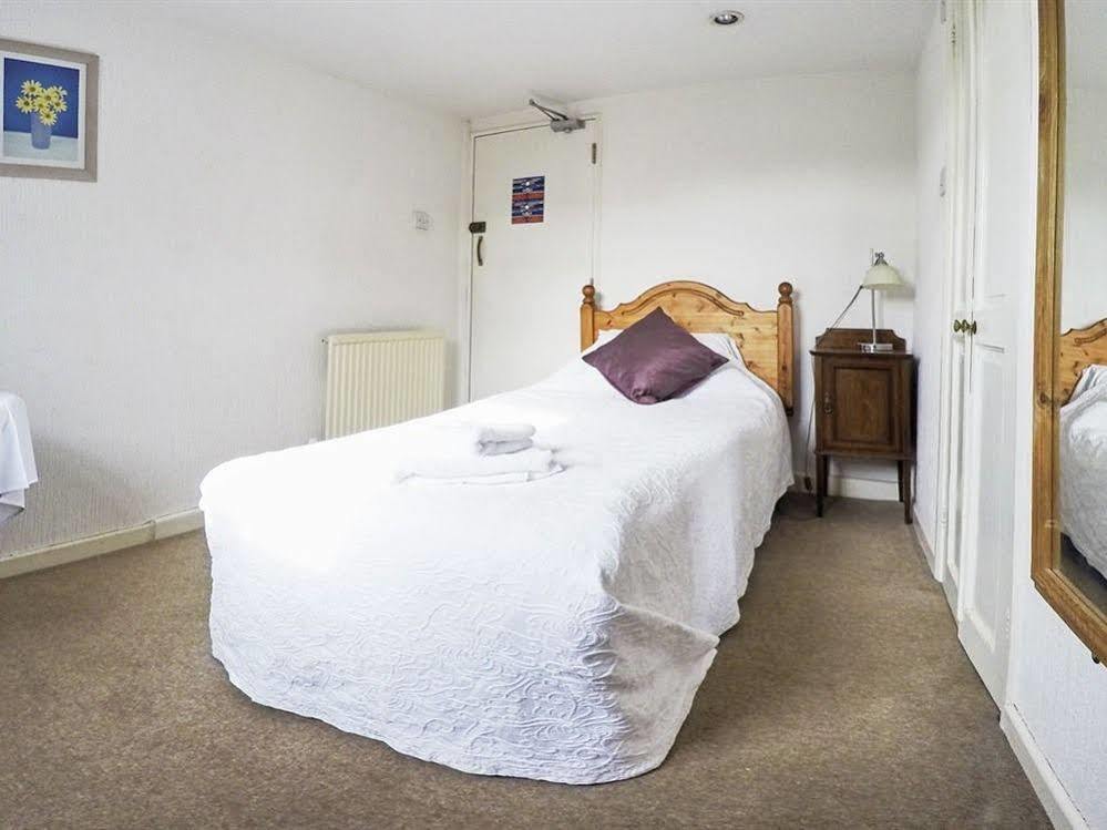 The Old Ship Inn Lowdham Extérieur photo