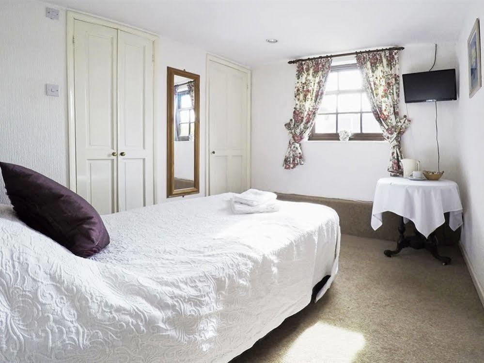 The Old Ship Inn Lowdham Extérieur photo