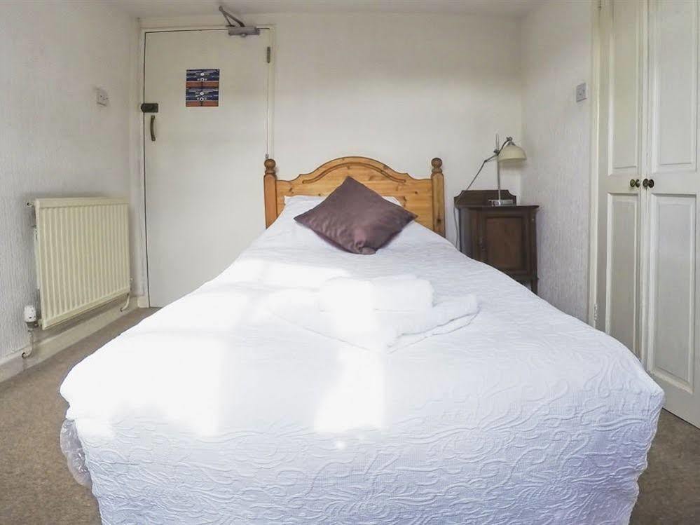 The Old Ship Inn Lowdham Extérieur photo